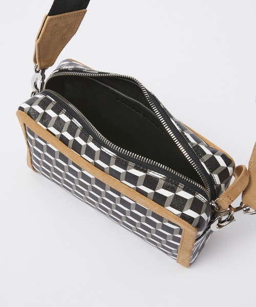 PIERRE HARDY（ピエールアルディ）の「PIERRE HARDY CAMERA BAG MAX