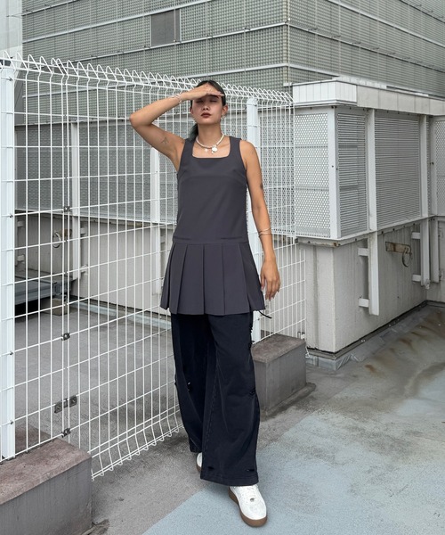 Ameri（アメリ）の「SQUARE NECK LADY LIKE PLEATS TOP（その他