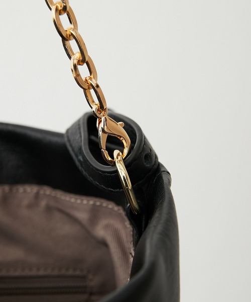 ear PAPILLONNER（イアパピヨネ）の「《牛革》エンボス2WAYショルダー