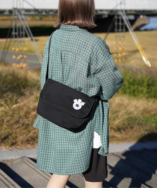 CONVERSE（コンバース）の「ちいかわ × コンバース メッセンジャー