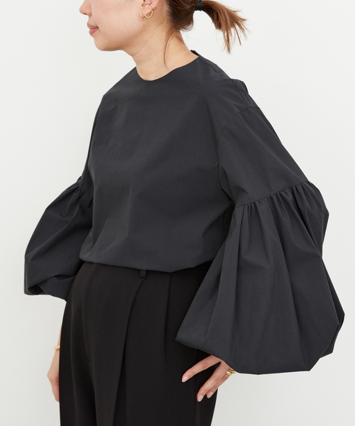 Deuxieme Classe（ドゥーズィエムクラス）の「CELERI パフスリーブ