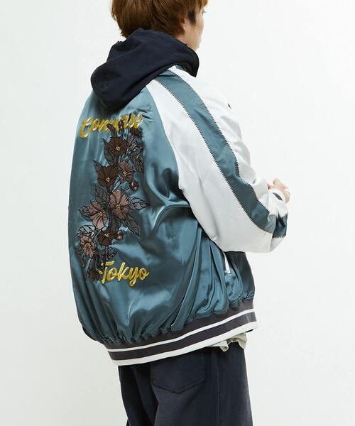 CONVERSE TOKYO（コンバーストウキョウ）の「SATIN OVERSIZE SOUVENIR