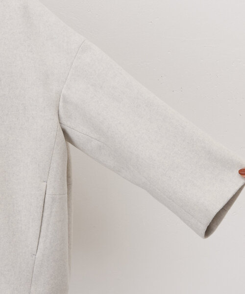 BEARDSLEY（ビアズリー）の「後ろぷっくりウールショートコート