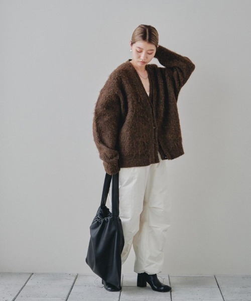 TODAYFUL（トゥデイフル）の「ブラッシュドVネックカーディガン