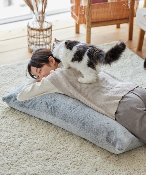 まるで猫！のようなモフモフビッグクッション【猫Feel】（クッション