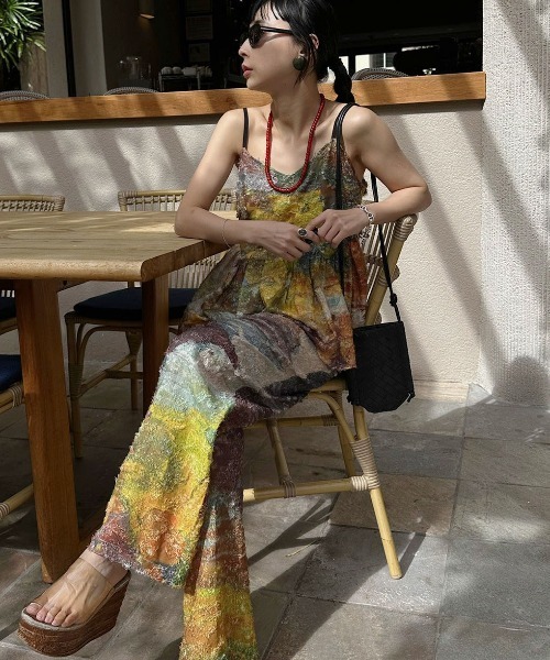 Ameri（アメリ）の「MEDI RACHEL FLUFFY ART CAMISOLE（キャミソール