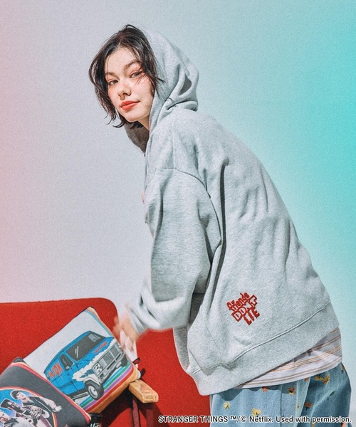 niko and（ニコアンド）の「【STRANGER THINGS】コラボ 缶バッチ