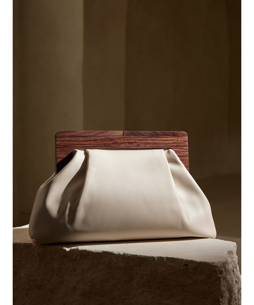 Banana Republic（バナナリパブリック）の「ラージ レザー クラッチBag