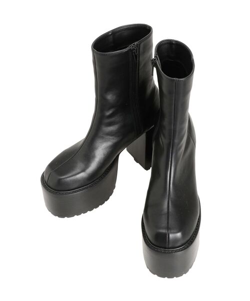 EMODA（エモダ）の「チャームバルキーブーツ（ブーツ）」 - WEAR