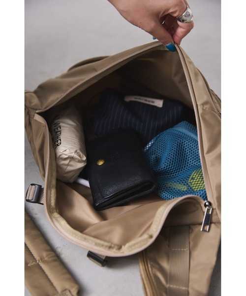 un/neu（アンノイ）の「撥水マルチアウトポケットムーンボディバッグ