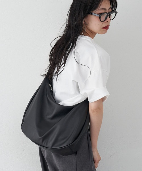 ソフトレザーラウンドビッグショルダーバッグ(CE-1325)（ショルダー