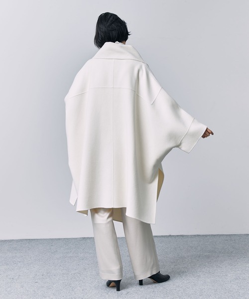 STUNNING LURE（スタニングルアー）の「ストールポンチョコート