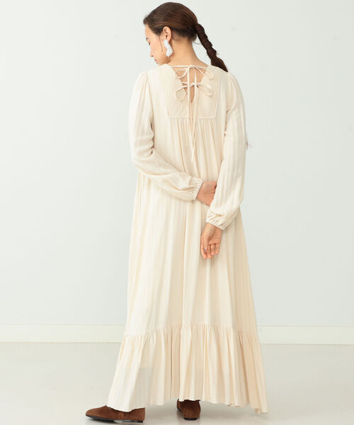 CAROLINA GLASER（カロリナ グレイサー）の「CAROLINA GLASER / 胸元