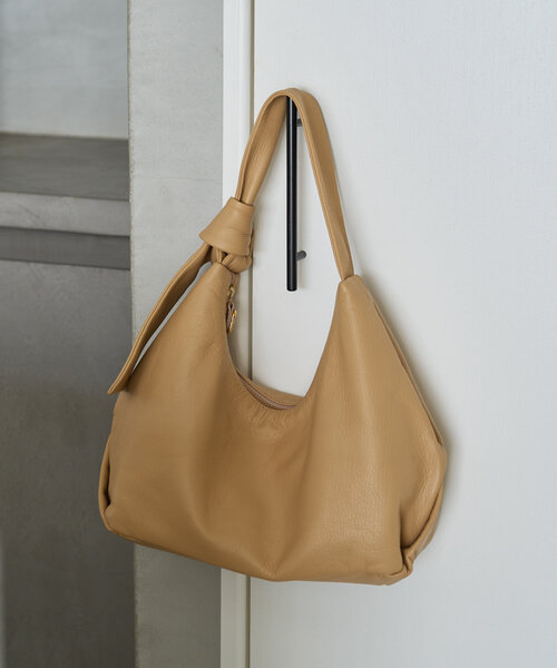 gemeil（ジェムイル）の「ノットワンハンドルバッグM（CE-1423