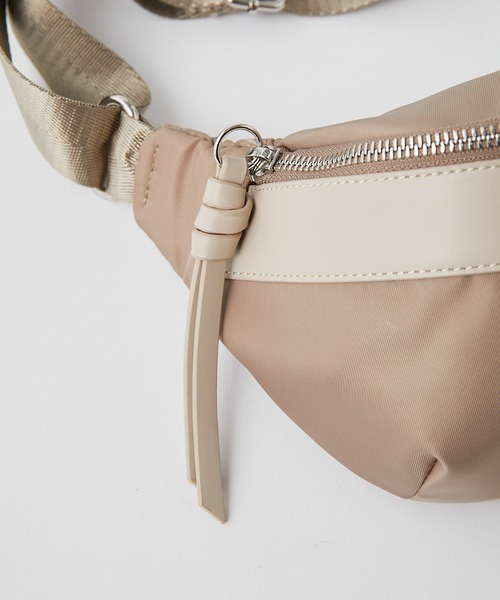 GALLARDAGALANTE（ガリャルダガランテ）の「ナイロンボディバッグ