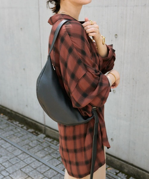 RIVE DROITE（リヴドロワ）の「カーブボディバッグ（ボディバッグ