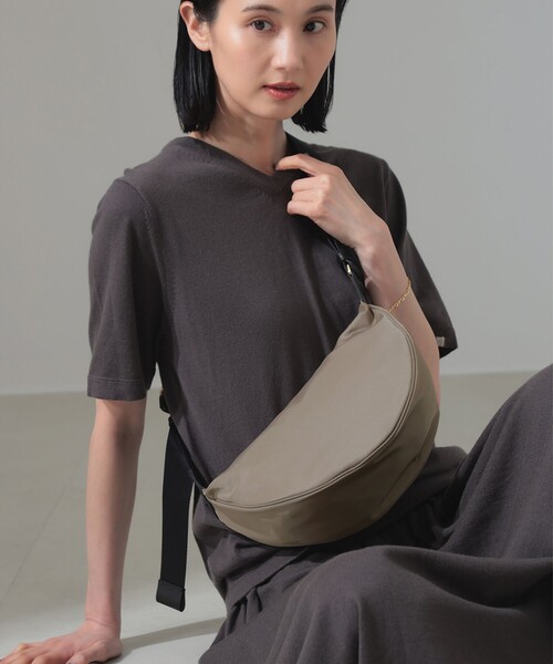 VIOLAd'ORO / ナイロン ボディーバッグ（ショルダーバッグ）｜VIOLAd