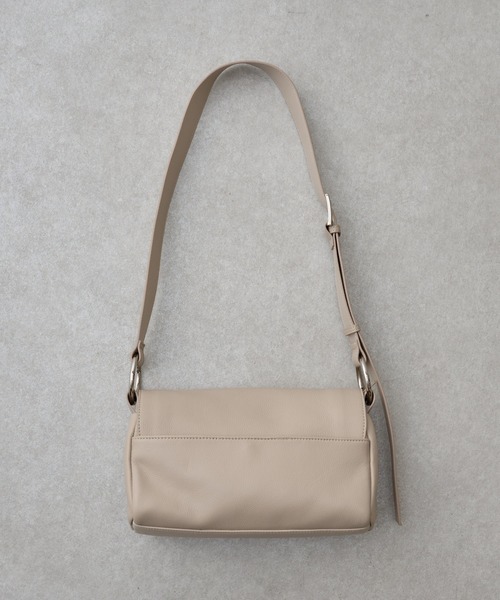 BEARDSLEY（ビアズリー）の「レザーボディバッグ（ショルダーバッグ