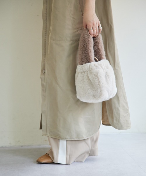 ear PAPILLONNER（イアパピヨネ）の「2WAY・バイカラーファーバッグ