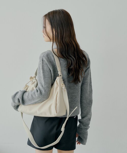 ポーチチャーム付きスエードコンビボストンバッグ（ボストンバッグ