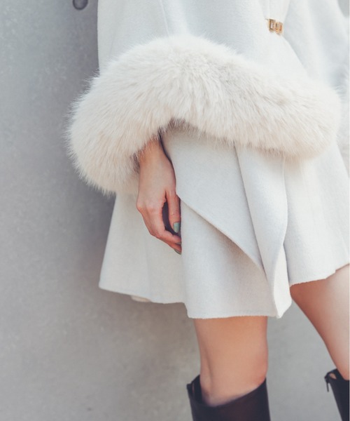 SNIDEL（スナイデル）の「ファー付きミドルケープコート（その他