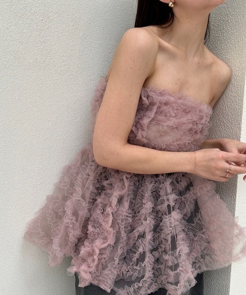 SNIDEL（スナイデル）の「チュール刺繍ベアペプラムTOPS（Tシャツ