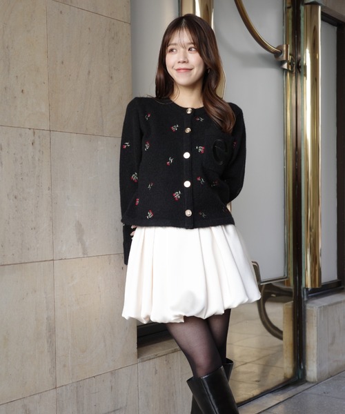 Attachedcollrフラワーモチーフカーディガン（ノーカラージャケット