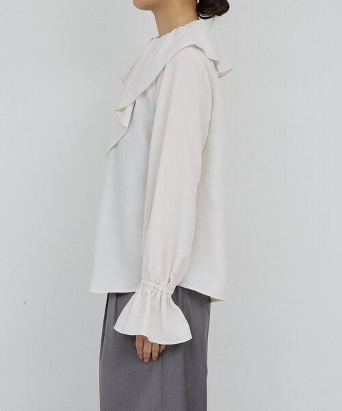 GALLARDAGALANTE（ガリャルダガランテ）の「ラッフルカラーブラウス