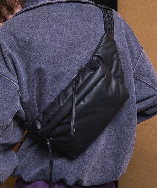 UNISEX》Padded Cross Body Bag/パディントクロスボディバッグ【MAISON
