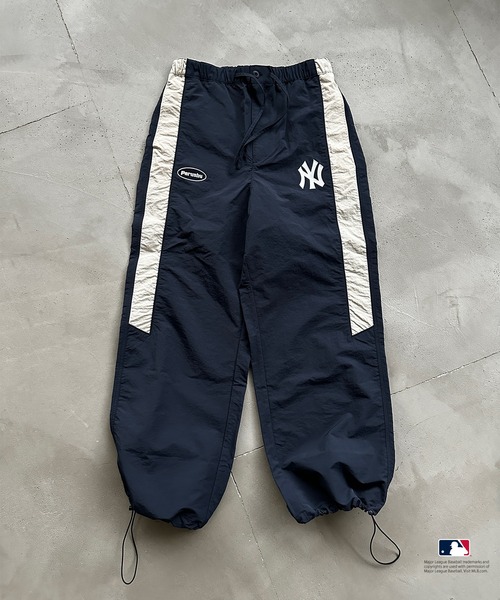 Perushu（ペルーシュ）の「Perushu × MLB ナイロンドローコードパンツ