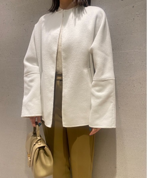 Mila Owen（ミラオーウェン）の「ノーカラーリバーショートコート