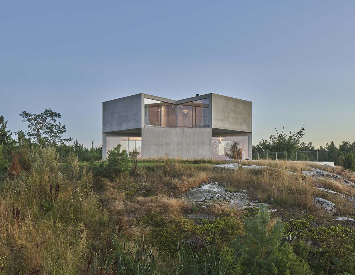 House on a Hill - C3GLOBE