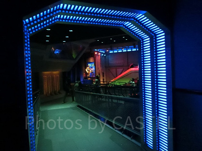 スターツアーズのQライン】スター・ウォーズの世界へ！スタンバイ列に