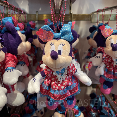 ミニーぬいぐるみバッジ（ミニーのファンダーランドグッズ