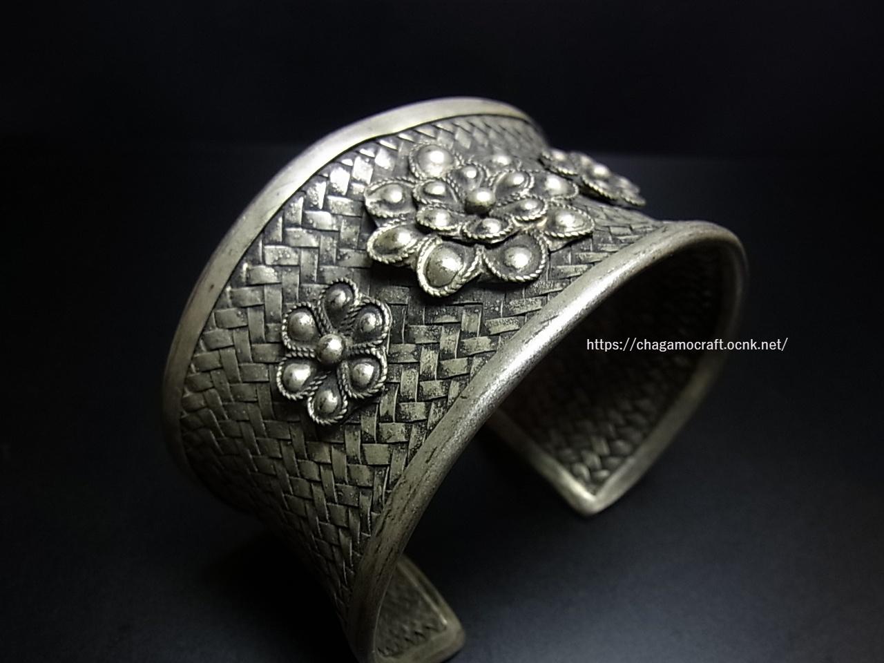 貴州ミャオ族のシルバーバングル(ミャオ銀) 花・編み 約39 mm