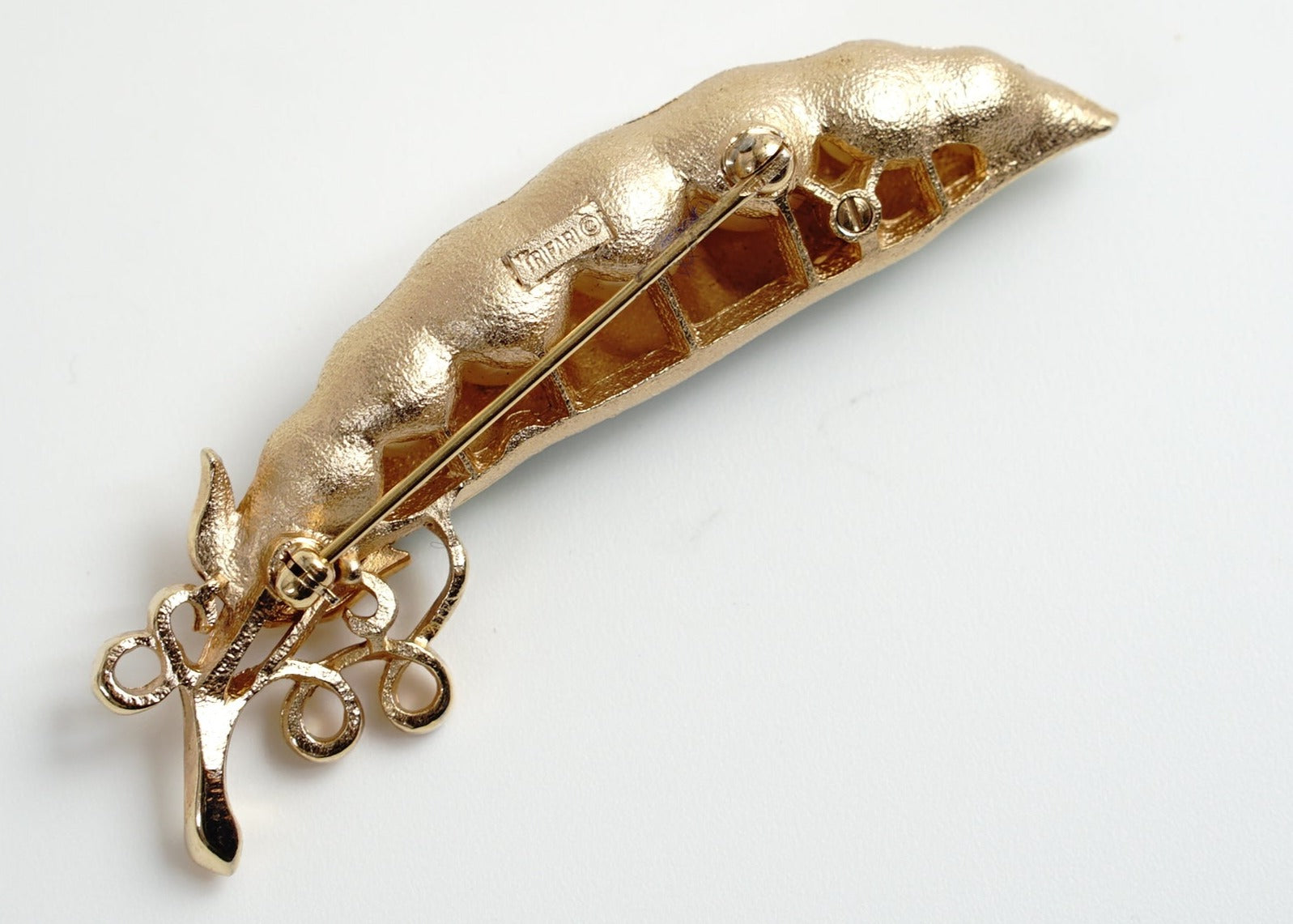 Trifari（トリファリ）ブローチ「えんどう豆」／ヴィンテージ