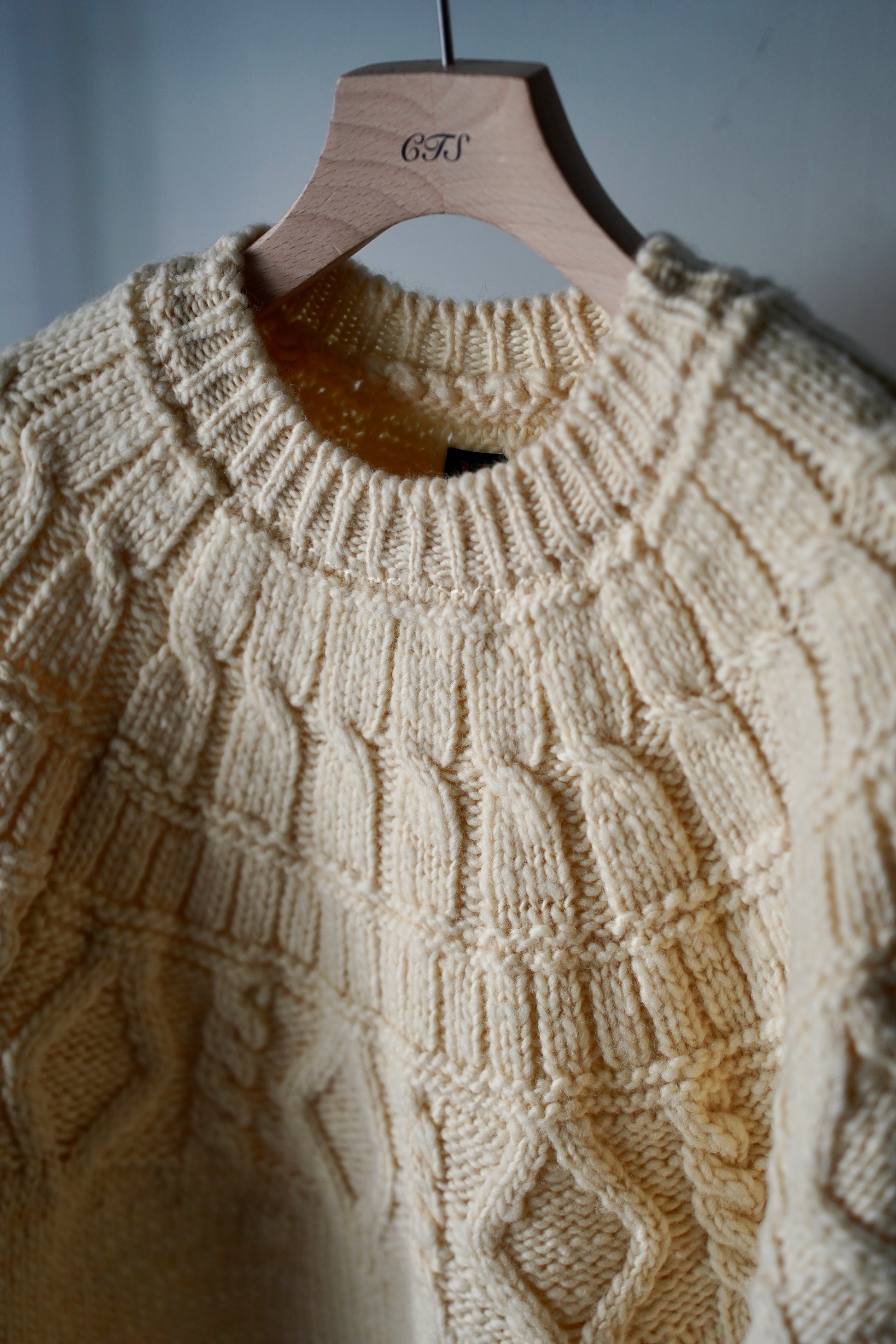 MEN BATONER / バトナー SPREAD ALAN CREW NECK – _COMES THE SUN