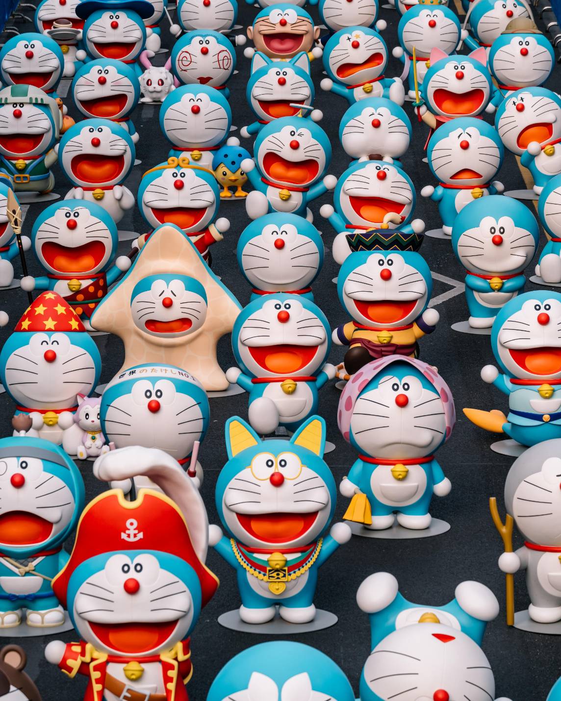 100%ドラえもん＆フレンズ展in上海」 ドラえもん巨大バルーン・等身大