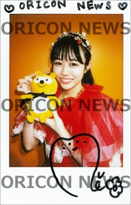 CUTIE STREET 各メンバーの直筆サインチェキ | オリコンニュース