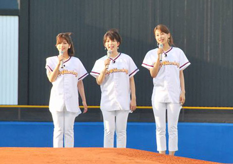 画像・写真 | 新生アリモニが始球式 “既婚”中野アナ、野球選手との