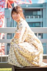 AKB48チーム8・岡部麟、乙女の顔と大人の色気 「6周年記念本」グラビア