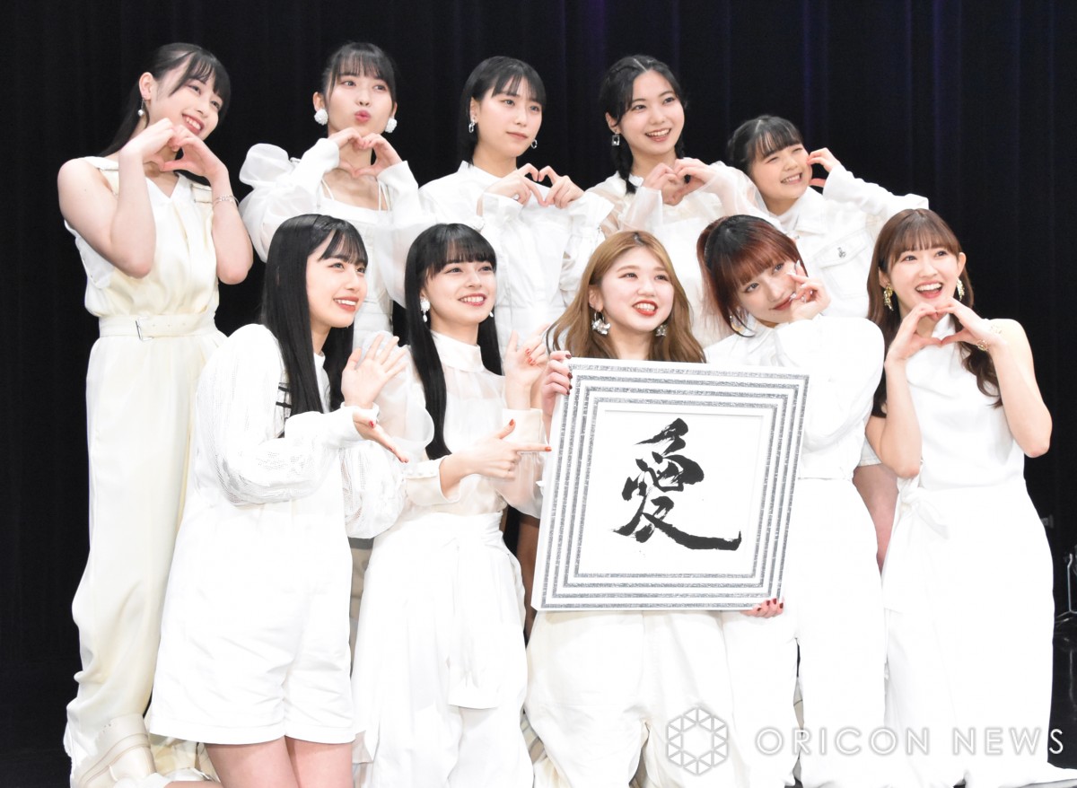 アンジュルム・竹内朱莉、こだわりの“筆法”でラストアルバムの『愛