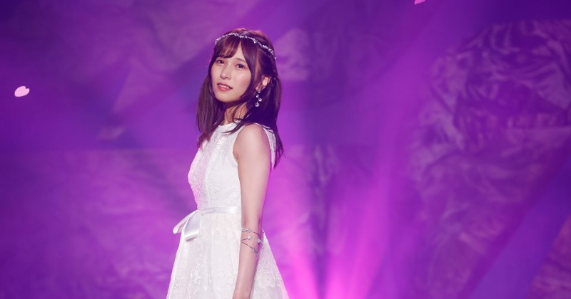 22/7+α 全2巻 宮瀬玲奈サイン入り写真 22/7+α 全2巻 宮瀬玲奈サイン