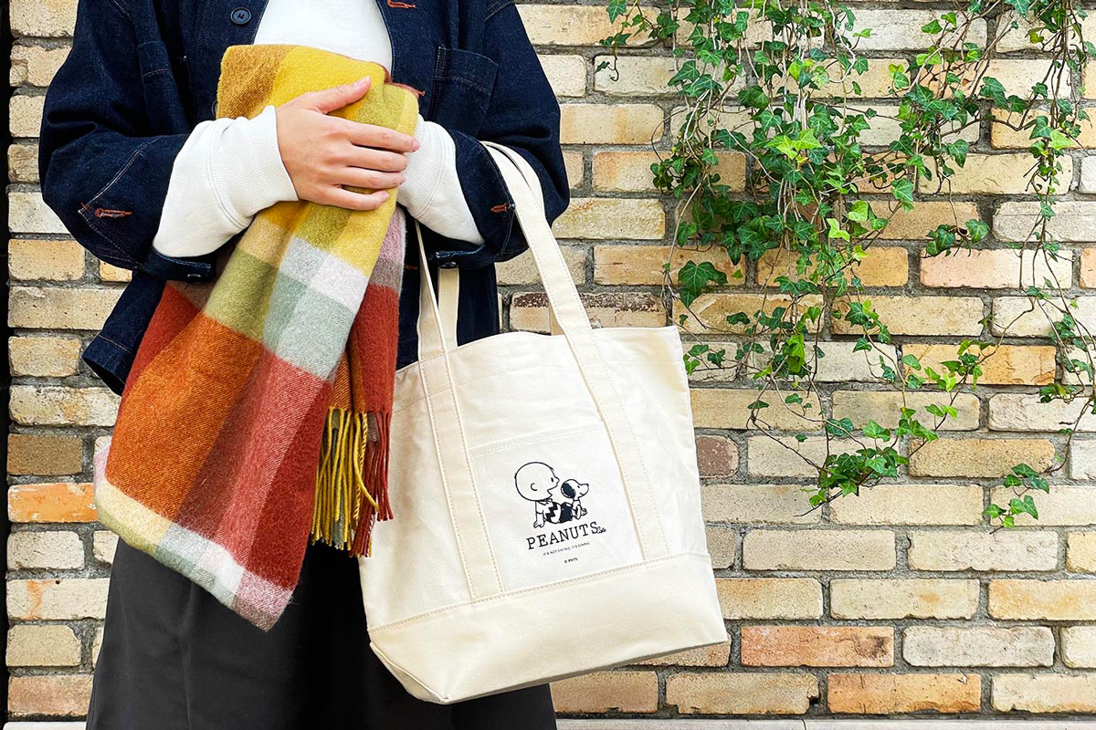 スヌーピー「限定トートバッグ」など登場 「PEANUTS Cafe」から年始