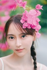 乃木坂46弓木奈於、1st写真集発売決定 難解“ふわやか”リクエストでタイ