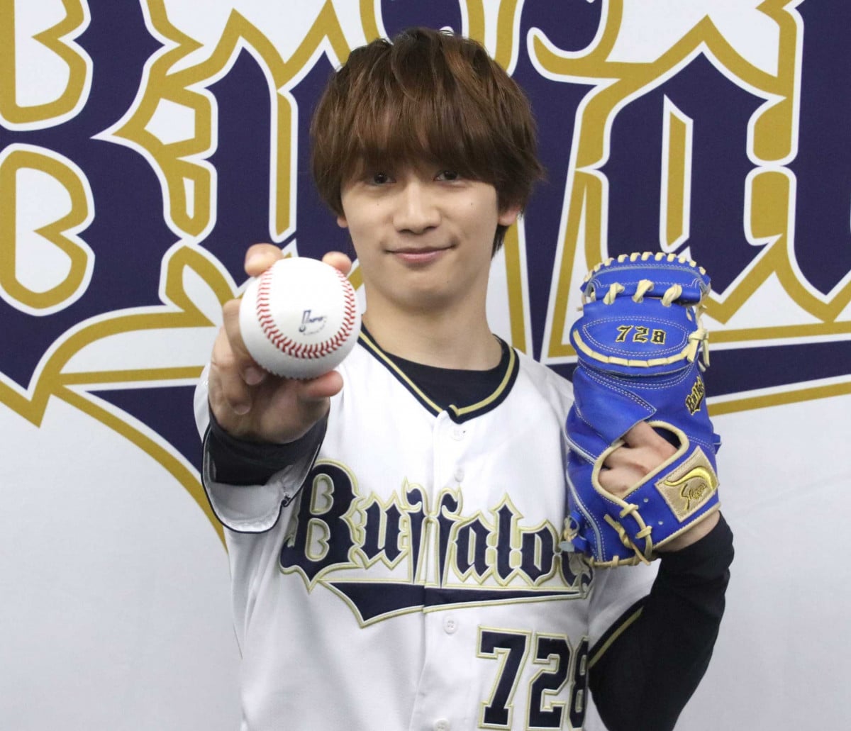 なにわ男子・藤原丈一郎、靴下も下着も全身オリックスで日本一奪還に