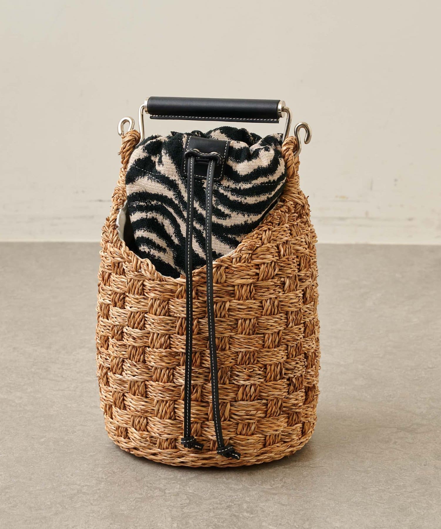 A VACATION】BUCKET ZEB | Whim Gazette(ウィム ガゼット)レディース