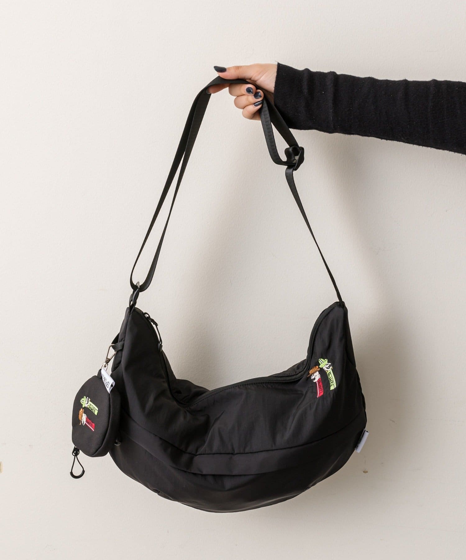 人気コラボ/WEB限定》【PEZ(ペッツ)×ear】ハーフムーンショルダー