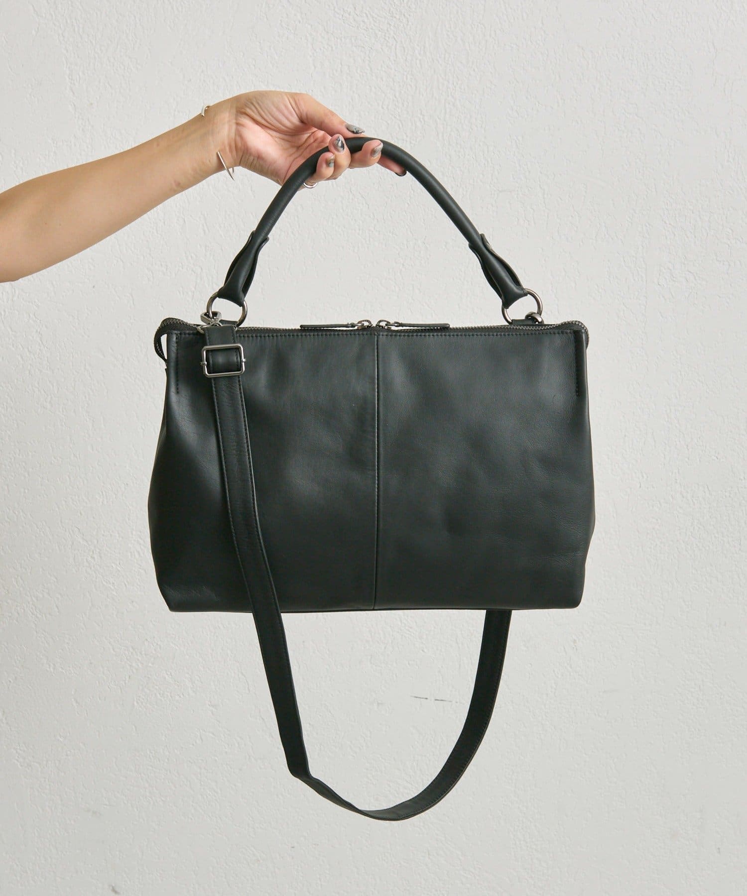 本革/A4サイズ対応》2wayスクエアショルダーバッグ | ear PAPILLONNER