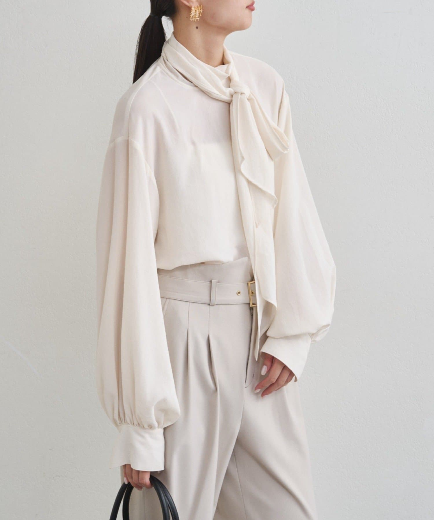 Atelier N5/アトリエヌメロサンク】シフォンボウタイブラウス